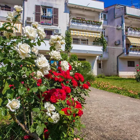 Apartment Tereza Porec Exterior photo